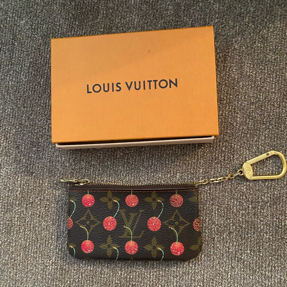 RARE!!!!!!!  Louis Vuitton Brown and Red Wallet with Monogram Design